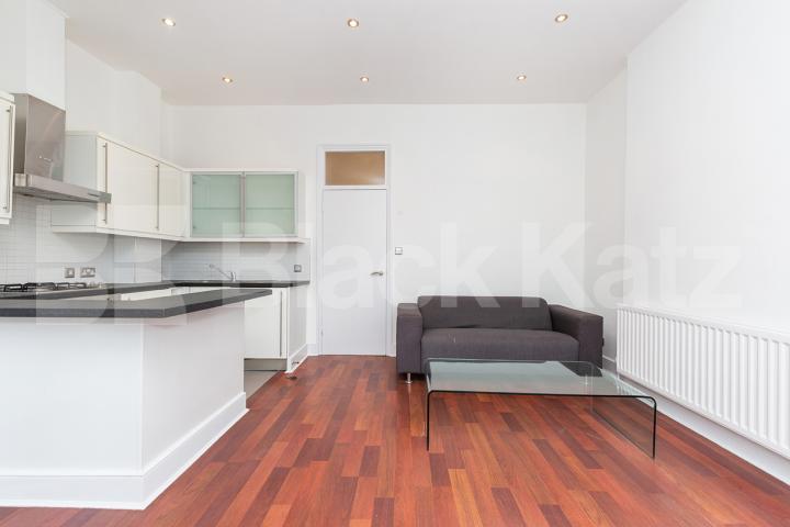 Contemporary one bedroom flat set on the first floor of a period conversion Marlborough Road, Upper Holloway